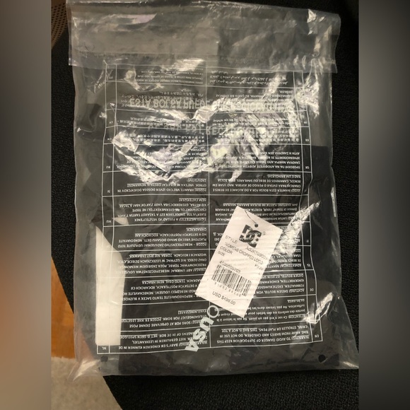 NWT DC crop tank top, size L, fits like M, black. - Picture 3 of 3